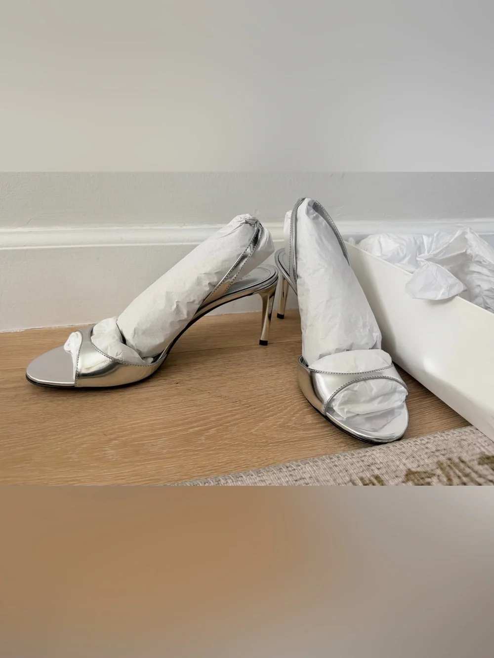 NEW NWT Schutz Scarlett Silver Slingback Mid-Heel Sandal Size 10B